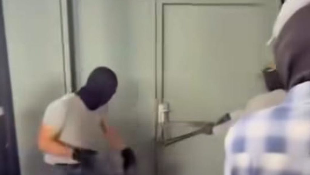 Video Detik-Detik Polisi Thailand Grebek Lokasi Penyekap WNI Yang Akan Dipekerjakan Operator Scam