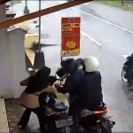 Video Detik-Detik Berteduh di Warung, Siswi SMK di Lumajang Jadi Korban Begal, Sempat Rebut Motor