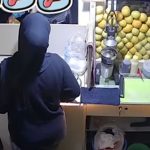 Video Penjual Minuman Dimarahi Pelanggan Karena Bilang 'Hati-Hati'