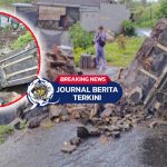 Video Hujan Deras Sebabkan Gapura Perbatasan Kecamatan Pupuan Tabanan Roboh Video Hujan Deras Sebabkan Gapura Perbatasan Kecamatan Pupuan Tabanan Roboh - Pada Hari Kamis tanggal 26 Juni 2025 pukul 06.00 wita, sebuah Gapura Perbatasan Kota Kecamatan Pupuan hingga menutup 1 Jalur Jalan Raya Pupuan - Singaraja Br. Pupuan, Ds. Pupuan, Kec. Pupuan, Kabupaten Tabanan, mengalami roboh. Awalnya pada saat kejadian, saksi yang kebetulan rumahnya berada disebelah Gapura Perbatasan Kota Kecamatan Pupuan tersebut mendengar suara gemuruh yang bersumber didekat rumahnya. Setelah itu saksi keluar untuk memastikan suara tersebut ternyata Gapura Perbatasan Kota Kecamatan Pupuan tersebut yang roboh dan sudah menutup setengah dari jalan raya jurusan Pupuan-Singaraja. Setelah itu saksi membuat video di TKP dan mengirimkannya ke Saudaranya yang bekerja di Kantor Kecamatan Pupuan dan diteruskan ke Polsek Pupuan. Setelah itu Semua Warga yang berada di dekat tkp, petugas Kecamatan, Bhabinkamtibmas Desa Pupuan, Babinsa Pupuan dan Petugas PU langsung menuju TKP untuk melakukan gotong royong. Beruntung tidak ada korban jiwa dalam kejadian tersebut, namun akibat kejadian tersebut kerugian diperkirakan mencapai Rp.94.500.000 (Sembilan Puluh empat Juta Lima Ratus Ribu Rupiah).