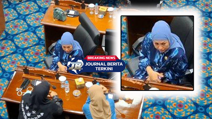 Video Tiga Anggota DPRD DKI Asyik Ngerumpi Saat Rapat Paripurna