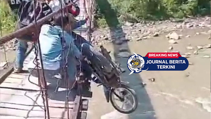 [VIDEO] Motor Tersangkut di Jembatan Rusak Desa Pasirgombong, Warga Khawatir Keselamatan