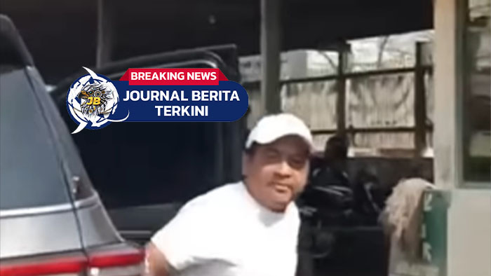 [VIDEO] Perselisihan Pengendara Mobil dan Motor di Tengah Banjir Rob, Diduga Terkena Cipratan Air!