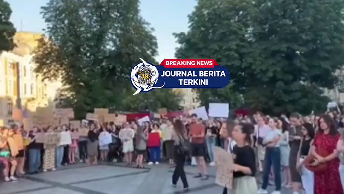 [VIDEO] Protes Massal di Ukraina, Rakyat Geram Zelenskyy Teken UU yang Melemahkan Lembaga Antikorupsi