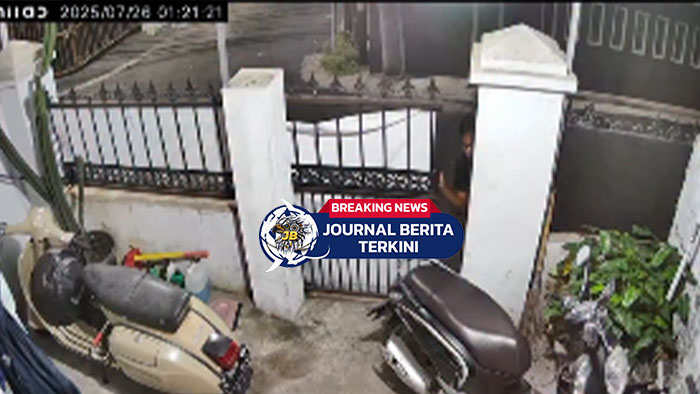 [VIDEO] Terekam CCTV! Detik-Detik Remaja Nekat Mencuri Sepatu di Kavling Cipayung
