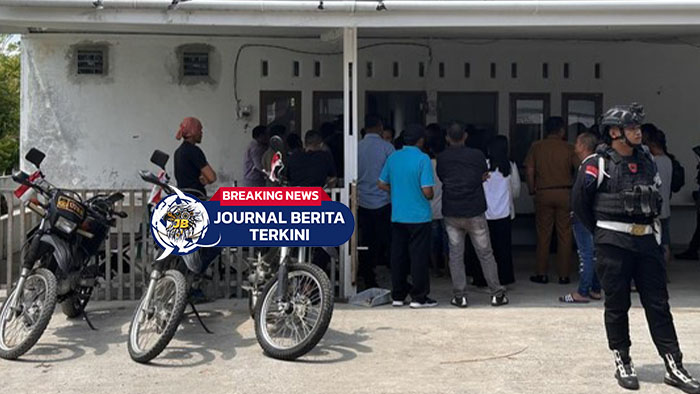 [VIDEO] Terjadi Lagi! Massa Bubarkan dan Rusak Sebuah Rumah Doa Umat Kristen di Padang