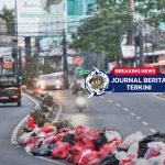 [VIDEO] Warga Buang Sampah di Tengah Jalan, Disusun Jadi Pembatas Lalu Lintas
