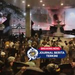 [VIDEO] Demo di Polda Metro Ricuh, Batu Beterbangan-Petasan Meletus