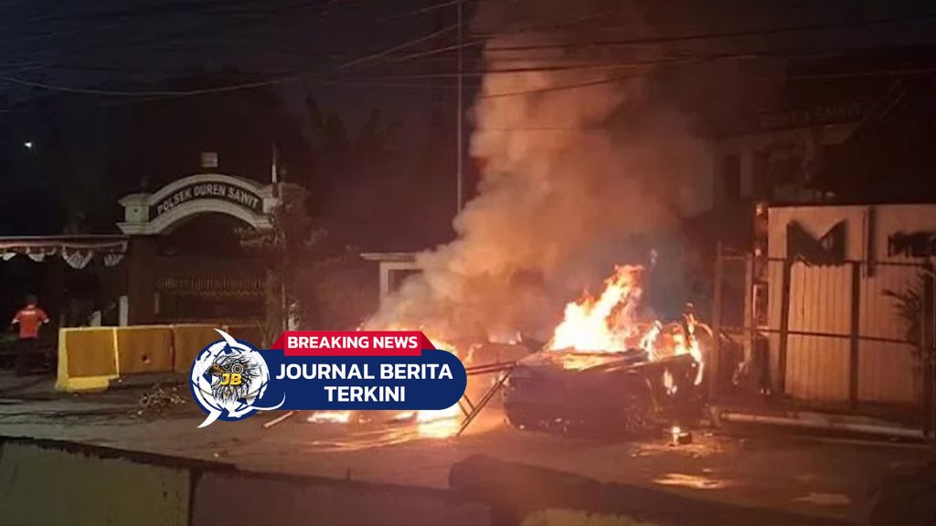 [VIDEO] Update Beberapa Kantor Polsek yang Dibakar di Jakarta Timur