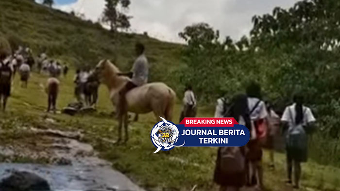 [VIDEO] Beda dari yang Lain! Dua Siswa Asal Sumba Timur Ini Berangkat ke Sekolah dengan Menunggangi Kuda