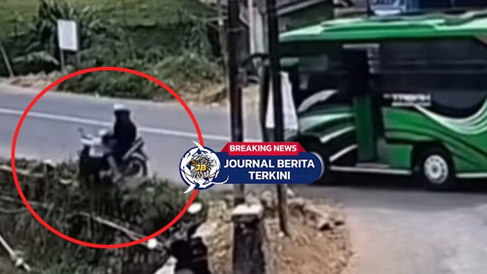 [VIDEO] Detik-detik Kecelakaan Motor Bersama 2 Bocah Nyungsep ke Kebun Milik Warga
