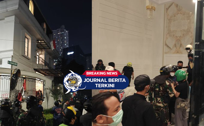 [VIDEO] Disita Rakyat! Rumah Eko Patrio dijarah massa pascademonstrasi di Jakarta