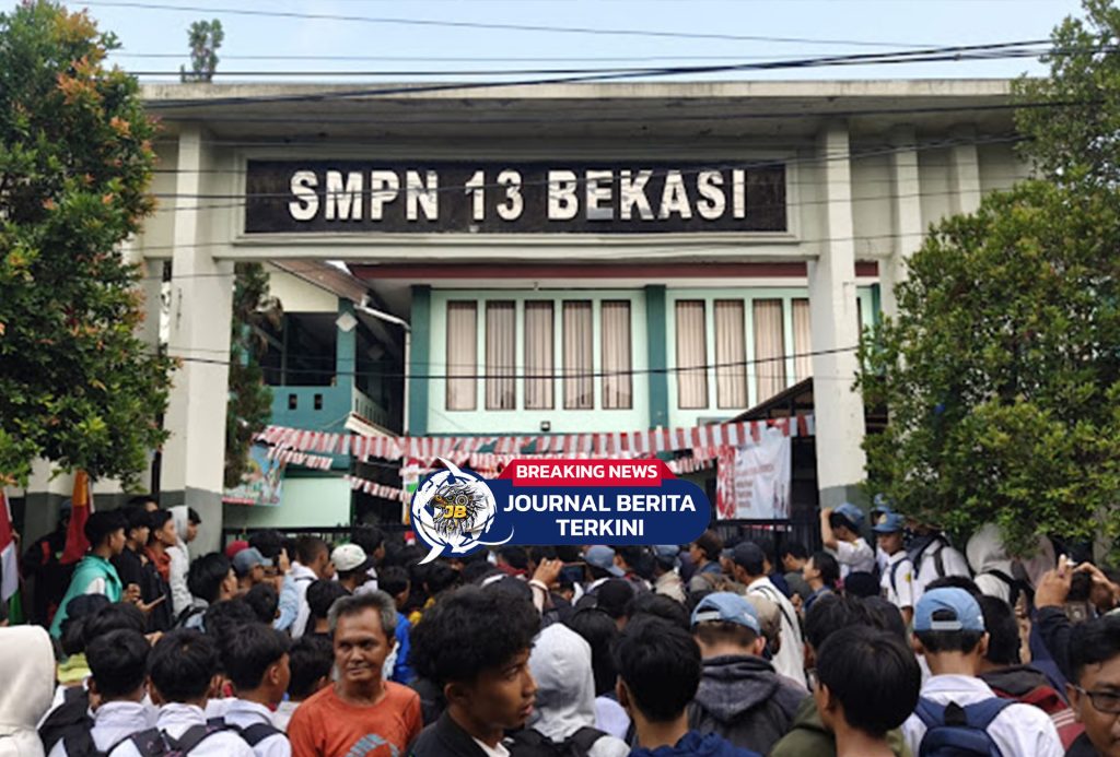 [VIDEO] Dugaan Pelecehan Oknum Guru, Ratusan Alumni SMPN 13 Kota Bekasi Demo Sekolah