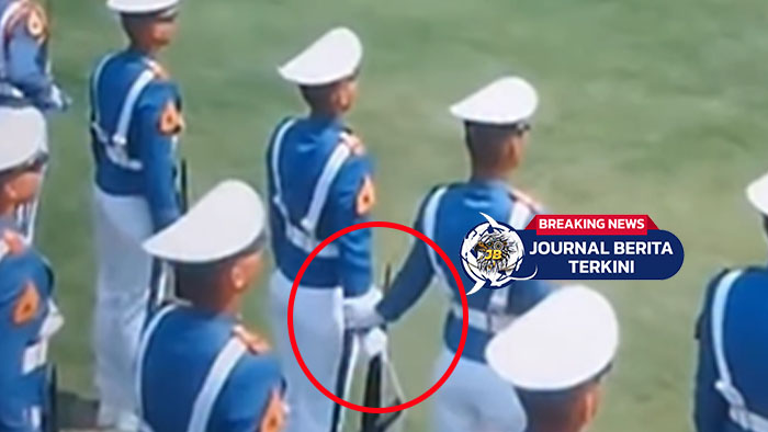 [VIDEO] Momen Seorang Taruna Pegangin Tangan Temannya yang Hampir Pingsan