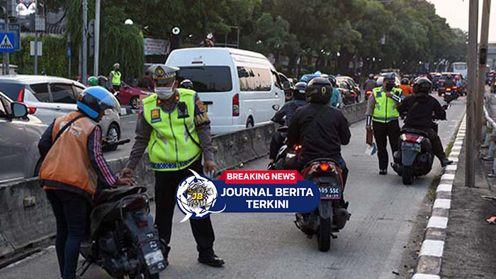 [VIDEO] Polisi Tilang Pengendara Motor yang Terobos Jalur Busway di Jalan Yos Sudarso
