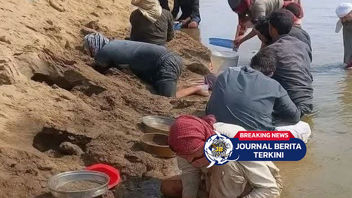 [VIDEO] Sungai Eufrat Mengering, Warga Suriah Berbondong-bondong Ambil Emas
