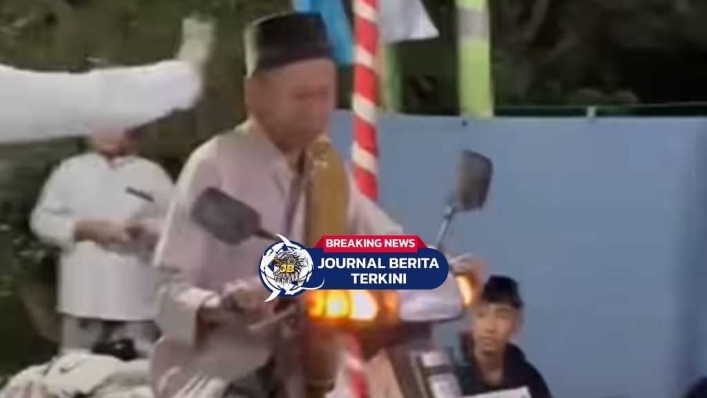 [VIDEO] Viral! Kakek Pemotor Terobos Tenda Acara Buat Sejumlah Pria Kesal