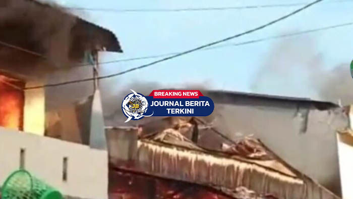 [VIDEO] Bentrok Warga di Makassar Diwarnai Pelemparan Molotov, Sejumlah Rumah Terbakar