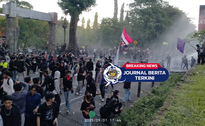 [VIDEO] Demo di DPRD Sulut sempat ricuh, massa kocar-kacir saat aksi kejar-kejaran