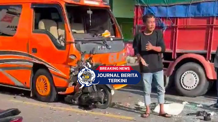 [VIDEO] Detik-Detik Kecelakaan Maut Pelajar Bawa Motor Beat Tabrak Mobil Elf Di Sumber Rejo