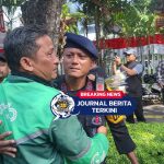[VIDEO] Gelar Aksi Damai! Pengemudi Ojol Bagikan Bunga Kepada Brimob Hingga Joget Bareng