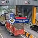 [VIDEO] Rem Blong! Truk Tronton Jebol Pintu Tol Cikamuning Bandung Barat