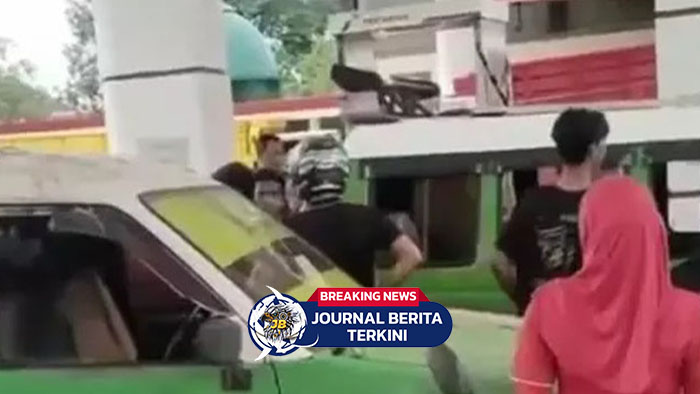 [VIDEO] Dorrr! Sopir Angkot Tewas Ditembak gegara Serobot Antrean BBM SPBU Banyuasin