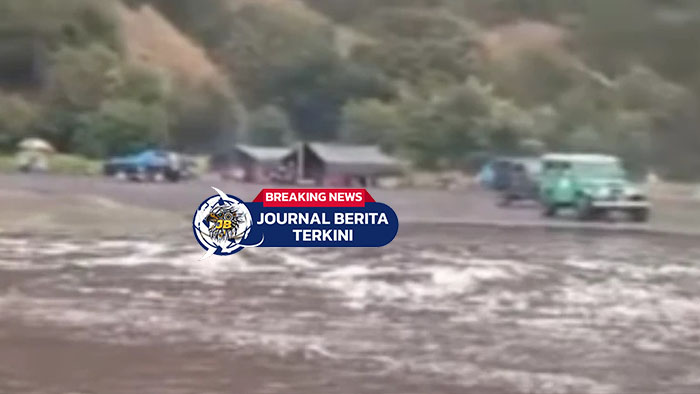 [VIDEO] Fenomena Langka! Lautan Pasir Bromo Disapu Hujan Lebat Jadi Aliran Sungai