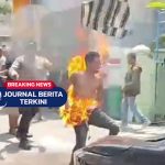 [VIDEO] Ngeri! Maling Motor Dihajar Massa, Disiram Bensin hingga Terbakar di Jalan Jojoran Surabaya