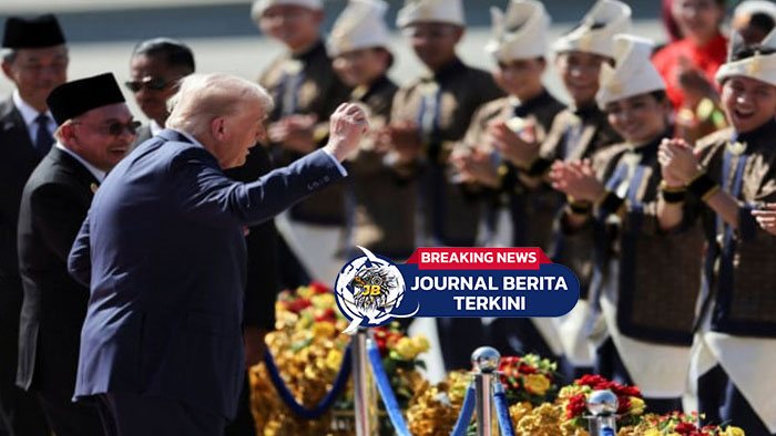 [VIDEO] Trump Joget Ketika Hadiri KTT ASEAN dan Disambut Anwar Ibrahim di Malaysia