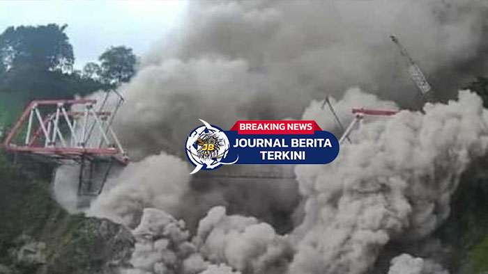 [VIDEO] Erupsi Semeru! Awan Panas Terabadikan Melewati Gladak Perak, 1 Korban Luka Bakar