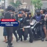 [VIDEO] Gerebek Kampung Bahari! BNN-Polri Diserang Warga Gunakan Batu dan Kemb4ng Api